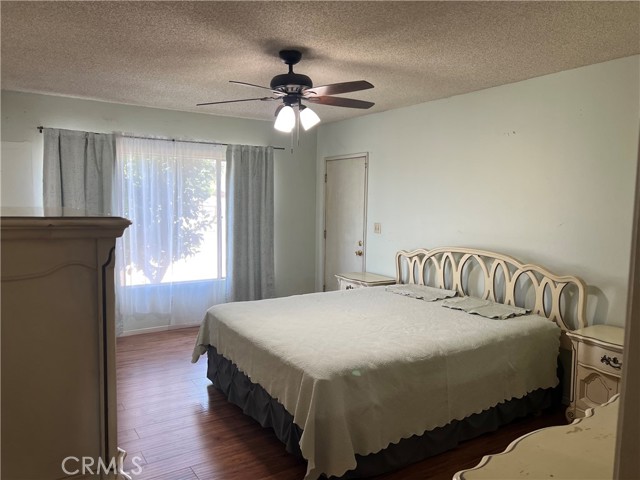 28900 Reservoir Avenue, Nuevo CA: https://media.crmls.org/medias/8bb7df09-318f-44c3-b221-42a3972dc5d5.jpg