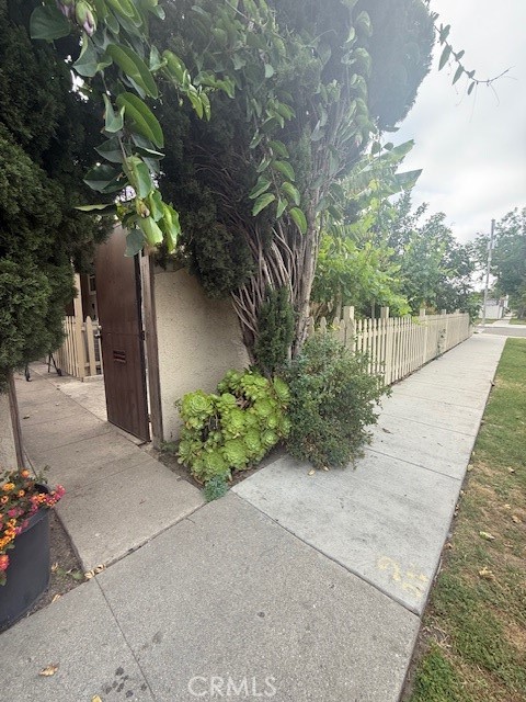 380 E Janice Street, Long Beach CA: https://media.crmls.org/medias/8bb80b81-06b2-41c2-934a-4c83f88ec160.jpg