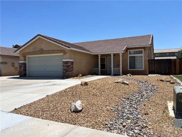 13633 Bentwood Street, Hesperia CA: https://media.crmls.org/medias/8bb8295f-50a5-4721-adf7-8f180df18afd.jpg
