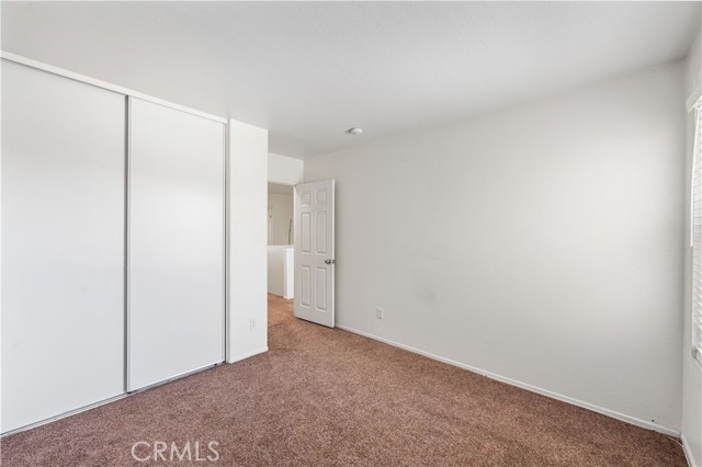 16029 White Mountain Place, Victorville CA: https://media.crmls.org/medias/8bb865ba-3296-4f1f-aeb7-6b28909d3039.jpg