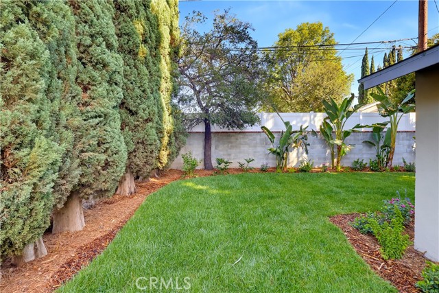 17811 Ludlow Street photo 28