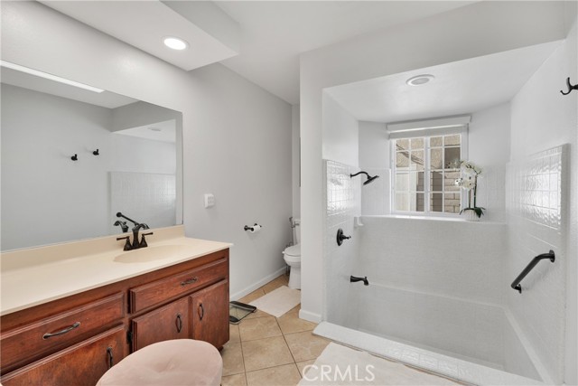 Detail Gallery Image 21 of 26 For 18270 Lakeview Dr, Victorville,  CA 92395 - 3 Beds | 2 Baths