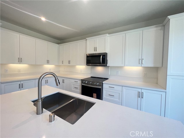 16036 Olivas Lane, Fontana CA: https://media.crmls.org/medias/8bb939c5-9a95-4b13-b5a7-6e7d860db44d.jpg
