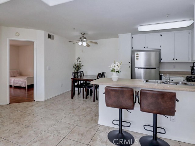 Detail Gallery Image 8 of 39 For 13133 Le Parc #712,  Chino Hills,  CA 91709 - 2 Beds | 2 Baths