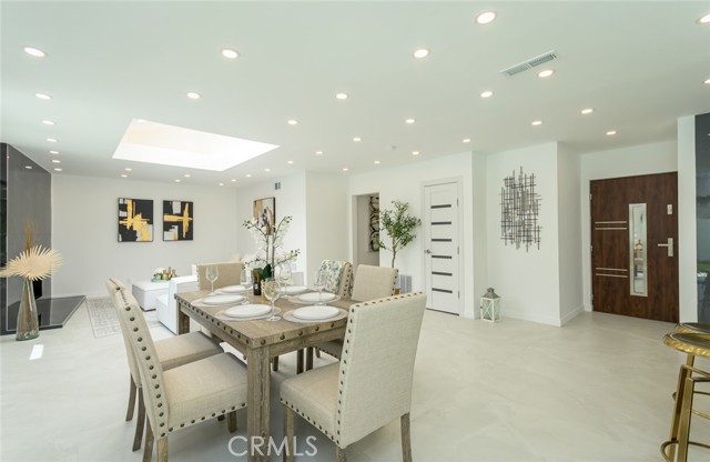 Detail Gallery Image 3 of 48 For 19806 Needles, Chatsworth,  CA 91311 - 3 Beds | 3 Baths