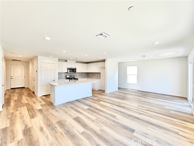 20055 Lemonscent Drive, Riverside CA: https://media.crmls.org/medias/8bba7e07-1fea-4196-9f2b-83cd74bc7155.jpg