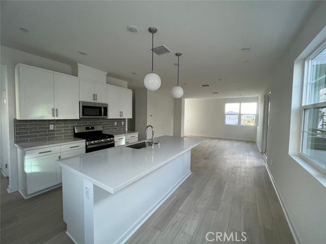 Detail Gallery Image 7 of 53 For 4490 S Bryant Paseo, Ontario,  CA 91762 - 4 Beds | 3/1 Baths