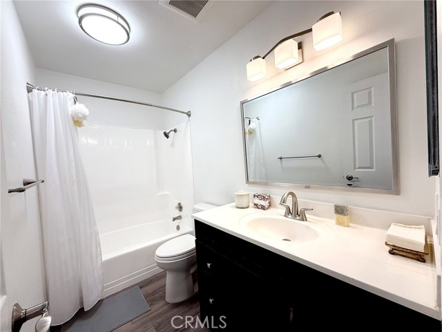 https://media.crmls.org/medias/8bbaf88f-fda4-4b95-9213-25568deaa360.jpg