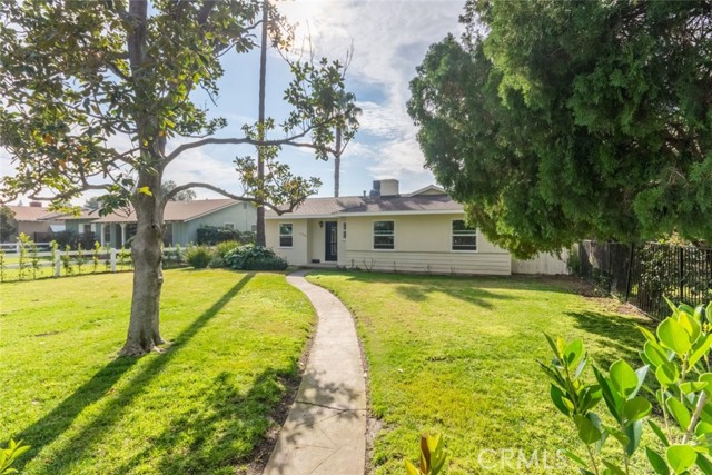 Detail Gallery Image 1 of 53 For 17024 Sherman Way, Van Nuys,  CA 91406 - 6 Beds | 4 Baths