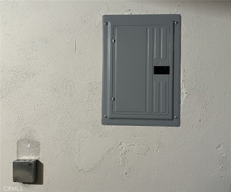 https://media.crmls.org/medias/8bbb995e-f25a-49ac-ba42-3ce0416b2782.jpg?preset=X-Large