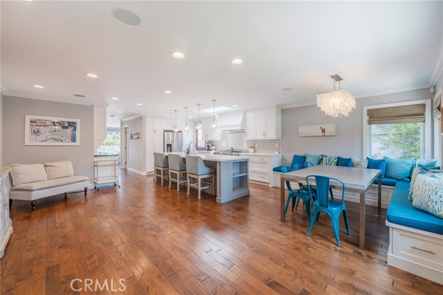 Detail Gallery Image 2 of 25 For 1301 Oak Ave, Manhattan Beach,  CA 90266 - 3 Beds | 3 Baths