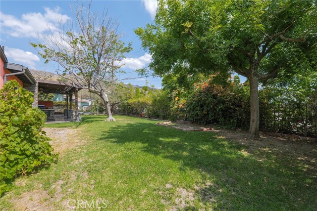 2528 N Orchard Drive, Burbank CA: https://media.crmls.org/medias/8bbca0fc-405f-47a5-bb4f-1254498c2648.jpg
