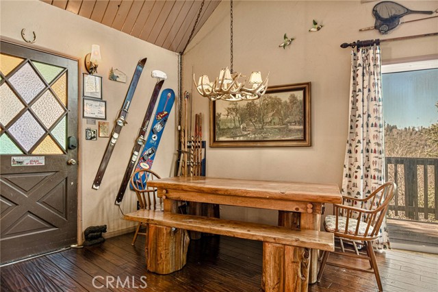 Detail Gallery Image 10 of 30 For 1256 Grass Valley, Lake Arrowhead,  CA 92352 - 3 Beds | 2 Baths