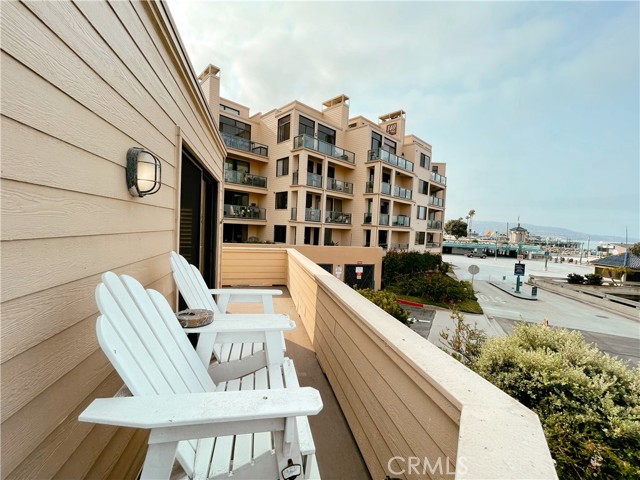 150 The Village, Redondo Beach, California 90277, 2 Bedrooms Bedrooms, ,2 BathroomsBathrooms,Residential,Sold,The Village,SB21188221