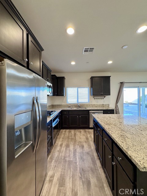 Detail Gallery Image 13 of 48 For 24282 Red Spruce, Murrieta,  CA 92562 - 3 Beds | 2/1 Baths