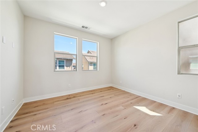 56 Chasma, Irvine CA: https://media.crmls.org/medias/8bbf8fc8-1b3b-4c37-91a2-8d3f2f7c1632.jpg