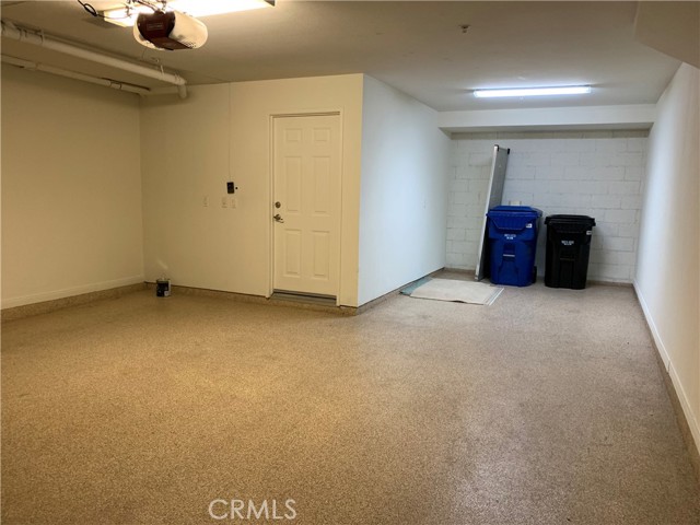 Detail Gallery Image 8 of 10 For 9301 Shirley Ave #13,  Northridge,  CA 91324 - 3 Beds | 2/1 Baths