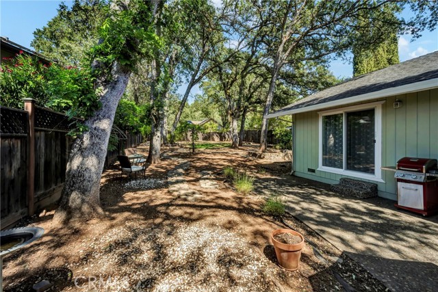 18682 North Shore Drive, Hidden Valley Lake CA: https://media.crmls.org/medias/8bc000eb-0741-4812-accd-44cd5b87ff82.jpg