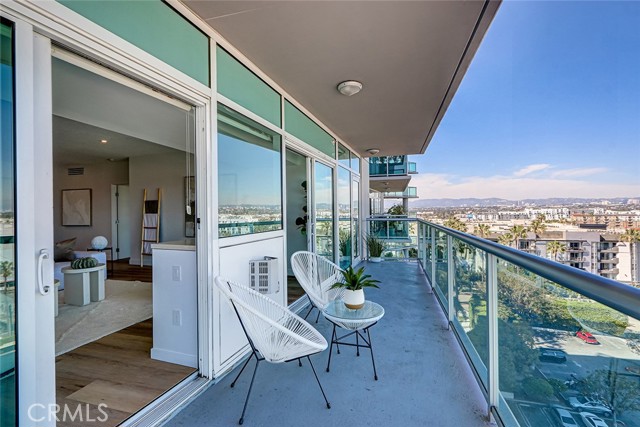 Detail Gallery Image 21 of 55 For 13600 Marina Pointe Dr #905,  Marina Del Rey,  CA 90292 - 2 Beds | 2/1 Baths