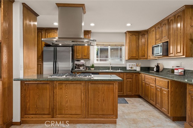 Detail Gallery Image 9 of 38 For 819 N Shaftesbury Ave, San Dimas,  CA 91773 - 3 Beds | 2 Baths