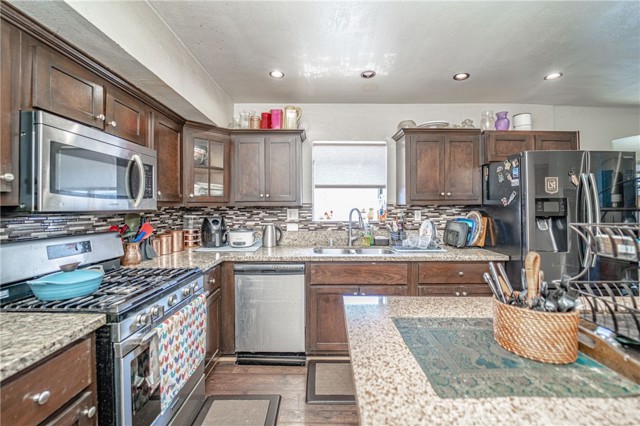415 E 97th Street, Inglewood CA: https://media.crmls.org/medias/8bc04940-f01d-444c-b612-8917e8eed864.jpg