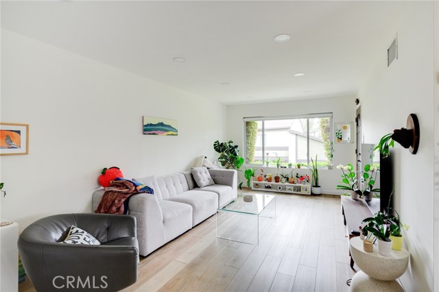 Detail Gallery Image 5 of 25 For 8792 Wyngate St, Sunland,  CA 91040 - 2 Beds | 1 Baths
