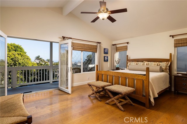 305 Poinsettia Avenue, Corona del Mar CA: https://media.crmls.org/medias/8bc078b0-e35a-45c9-815e-554e6133b43c.jpg
