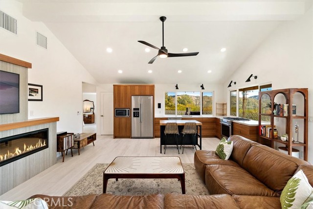 Detail Gallery Image 1 of 33 For 9141 Navajo Trl, Morongo Valley,  CA 92256 - 3 Beds | 2 Baths