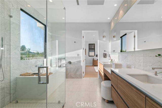 Detail Gallery Image 27 of 57 For 4532 Katherine, Sherman Oaks,  CA 91423 - 6 Beds | 6/1 Baths