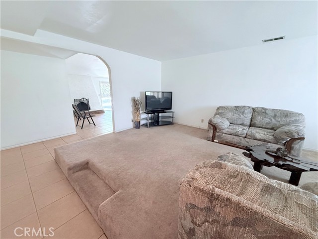 Detail Gallery Image 7 of 33 For 16212 Owen, Fontana,  CA 92335 - 3 Beds | 2 Baths