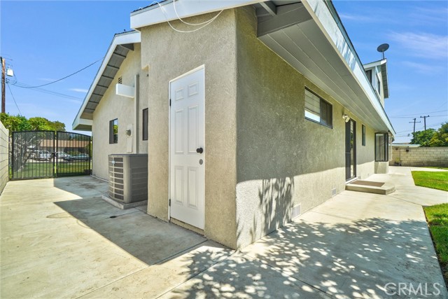 14141 Clarissa Lane, North Tustin CA: https://media.crmls.org/medias/8bc172f3-7e7b-484b-86b7-9778dd8af46a.jpg