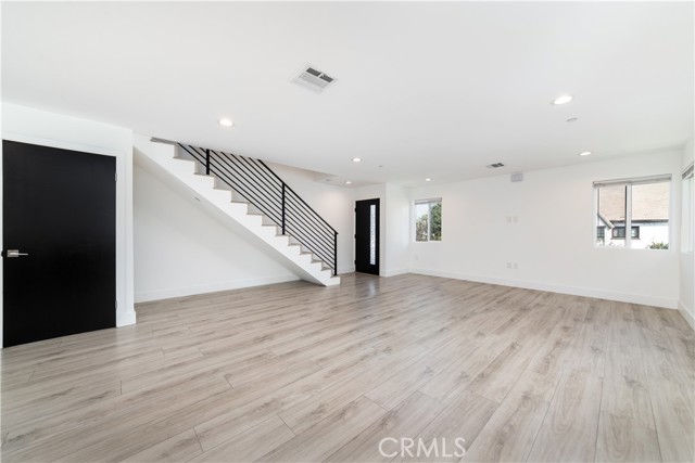 Detail Gallery Image 28 of 28 For 5020 Pickford St, Los Angeles,  CA 90019 - 3 Beds | 3 Baths