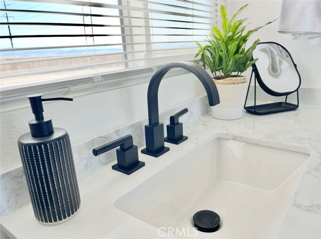 3191 Pearl Springs Avenue, 29 Palms CA: https://media.crmls.org/medias/8bc193be-9ed8-4bd5-aeec-4cf1dbadb4af.jpg