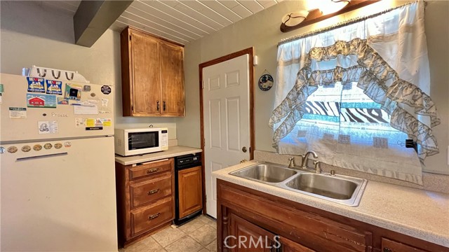 Detail Gallery Image 3 of 28 For 1241 Bear Springs Rd, Rimforest,  CA 92378 - 3 Beds | 1/1 Baths