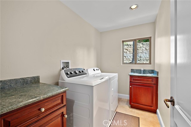 Detail Gallery Image 16 of 66 For 32971 Pinnacle Drive, Trabuco Canyon,  CA 92679 - 6 Beds | 4/1 Baths