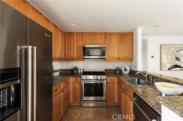 Detail Gallery Image 5 of 15 For 517 Larkspur #2,  Corona Del Mar,  CA 92625 - 2 Beds | 2/1 Baths