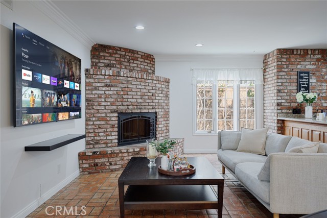 Detail Gallery Image 10 of 43 For 16842 Harkness, Huntington Beach,  CA 92649 - 4 Beds | 2/1 Baths