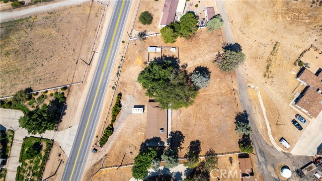 8627 Elizabeth Lake Road, Leona Valley CA: https://media.crmls.org/medias/8bc4634f-221e-49b6-8bb7-ca04b055ebcd.jpg