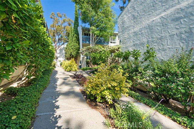 802 Camino Real, Redondo Beach, California 90277, 3 Bedrooms Bedrooms, ,2 BathroomsBathrooms,Residential,Sold,Camino Real,OC22093224