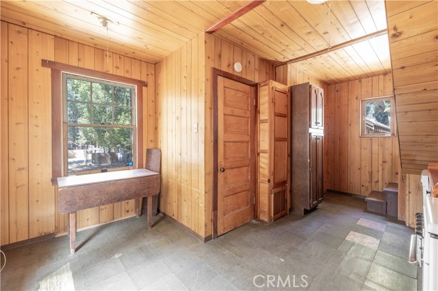 Detail Gallery Image 7 of 25 For 924 W Rainbow Bld, Big Bear City,  CA 92314 - 2 Beds | 1 Baths