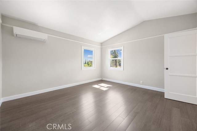 Detail Gallery Image 4 of 31 For 1620 Ina Dr, Glendale,  CA 91206 - 3 Beds | 1/1 Baths