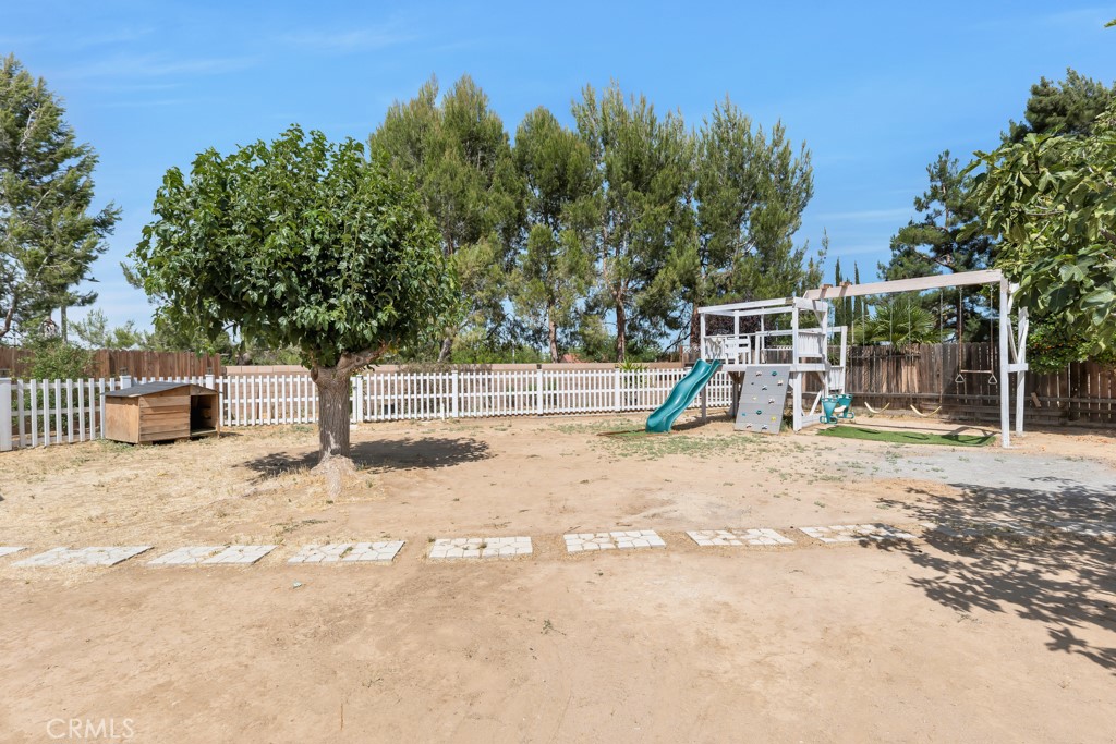 https://media.crmls.org/medias/8bc64cdb-5810-48ec-a03b-d8a6b846321c.jpg?preset=X-Large
