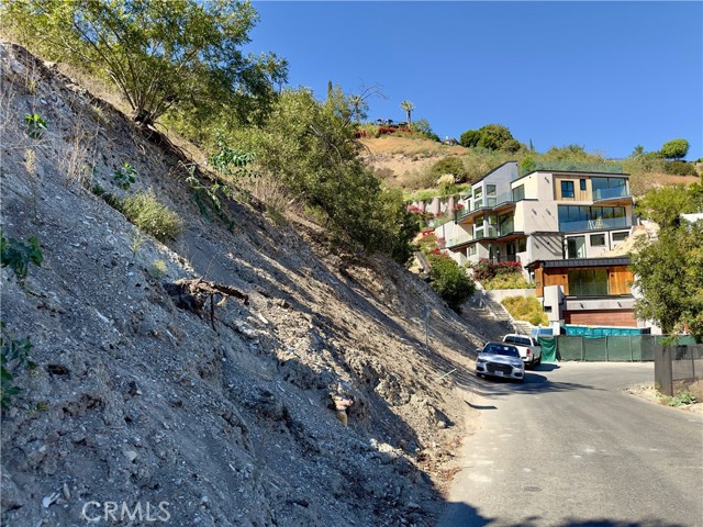 Detail Gallery Image 2 of 7 For 3747 Camino De La Cumbre, Sherman Oaks,  CA 91423 - – Beds | – Baths