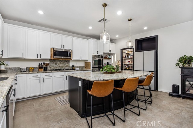 Detail Gallery Image 13 of 69 For 35595 Desert Rose Way, Lake Elsinore,  CA 92532 - 4 Beds | 3 Baths