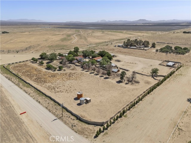 15374 Gaskell Road, Rosamond CA: https://media.crmls.org/medias/8bc72550-1a3e-453e-a843-f333904b8ae1.jpg