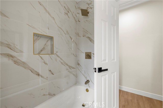 Detail Gallery Image 13 of 31 For 8028 Coldwater Canyon Ave, North Hollywood,  CA 91605 - 3 Beds | 2 Baths
