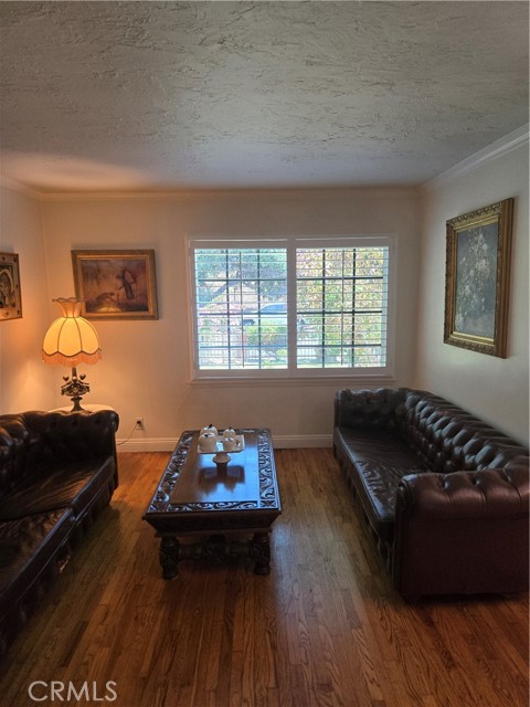 Detail Gallery Image 13 of 41 For 7503 Aqueduct Ave, Van Nuys,  CA 91406 - 3 Beds | 2/1 Baths