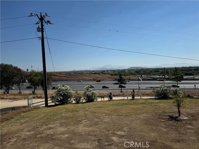 26279 Monroe Avenue, Murrieta CA: https://media.crmls.org/medias/8bc8f650-dcb1-442f-b097-42b46ccda751.jpg