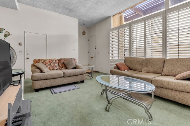 Detail Gallery Image 4 of 28 For 5348 Fairview Bld #3,  Ladera Heights,  CA 90056 - 2 Beds | 2/1 Baths