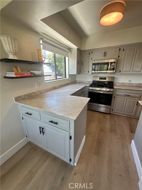 23715 Valley View Road, Calabasas CA: https://media.crmls.org/medias/8bc96642-5f6d-4323-8fa6-d90238fb91f0.jpg